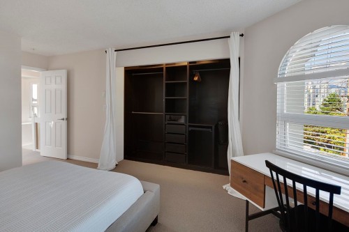 1210 7Th Avenue W, Vancouver, BC 