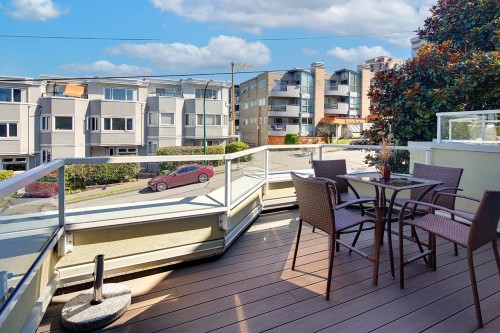 1210 7Th Avenue W, Vancouver, BC 