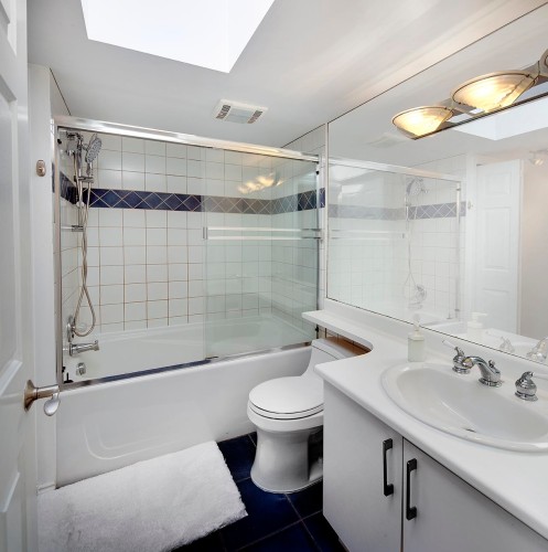1210 7Th Avenue W, Vancouver, BC 