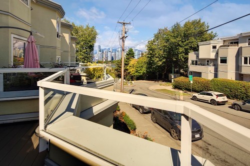 1210 7Th Avenue W, Vancouver, BC 