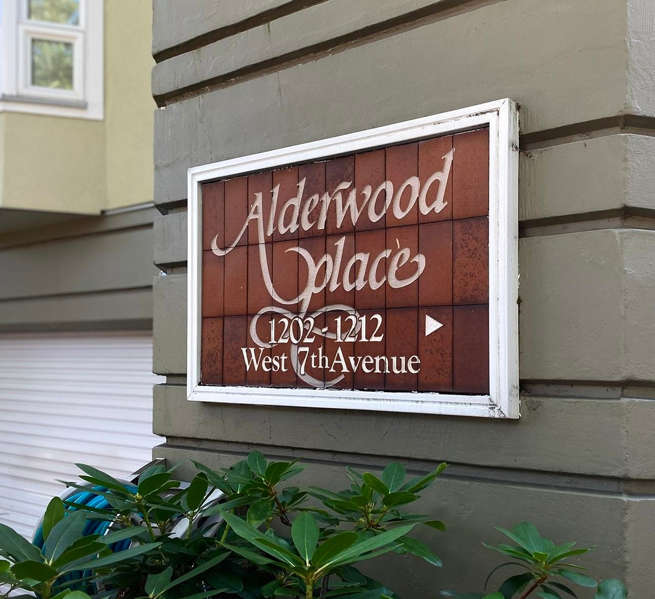 1210 7Th Avenue W, Vancouver, BC
