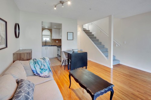 1210 7Th Avenue W, Vancouver, BC 
