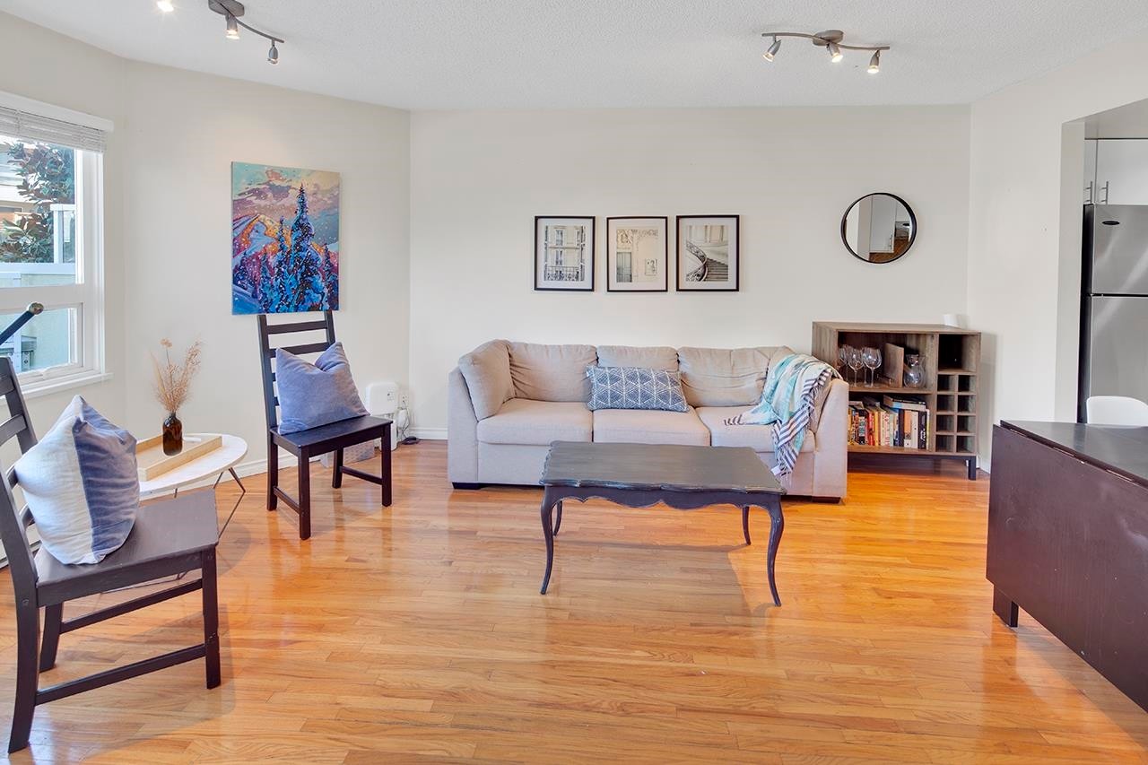 1210 7Th Avenue W, Vancouver, BC