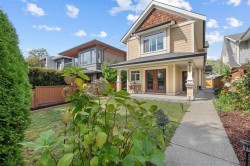 318 18th Street W North Vancouver, BC V7M 1W9