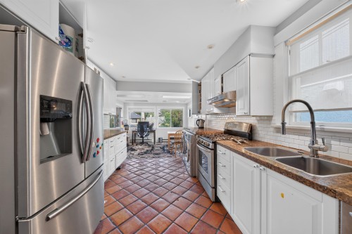 3519 14Th Avenue W, Vancouver, BC 