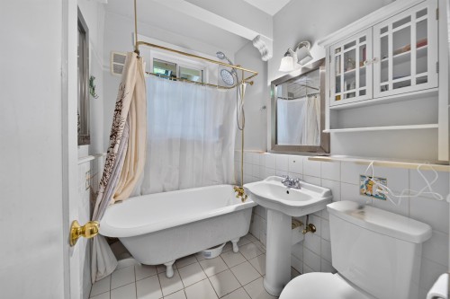 3519 14Th Avenue W, Vancouver, BC 