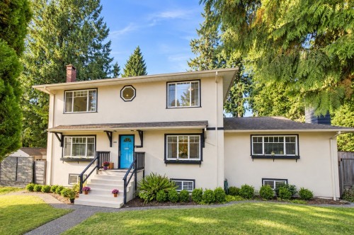 300 25Th Street E, North Vancouver, BC 