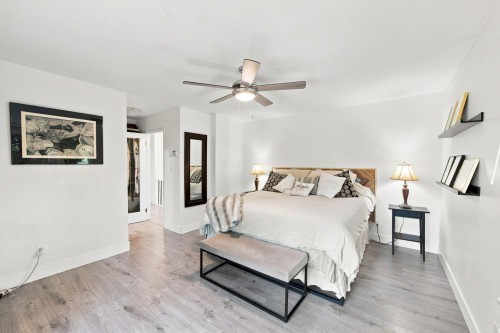 300 25Th Street E, North Vancouver, BC 