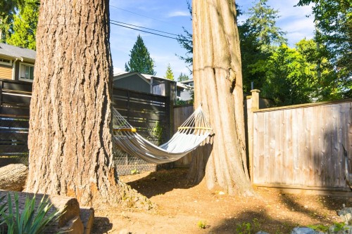 300 25Th Street E, North Vancouver, BC 