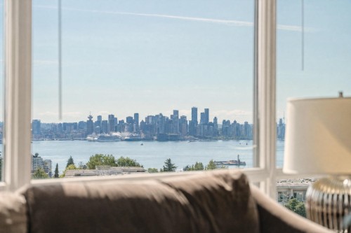 601-1320 Chesterfield Avenue  North Vancouver, BC V7M 0A6