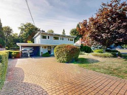 901 Dundonald Drive  Port Moody, BC V3H 1B8