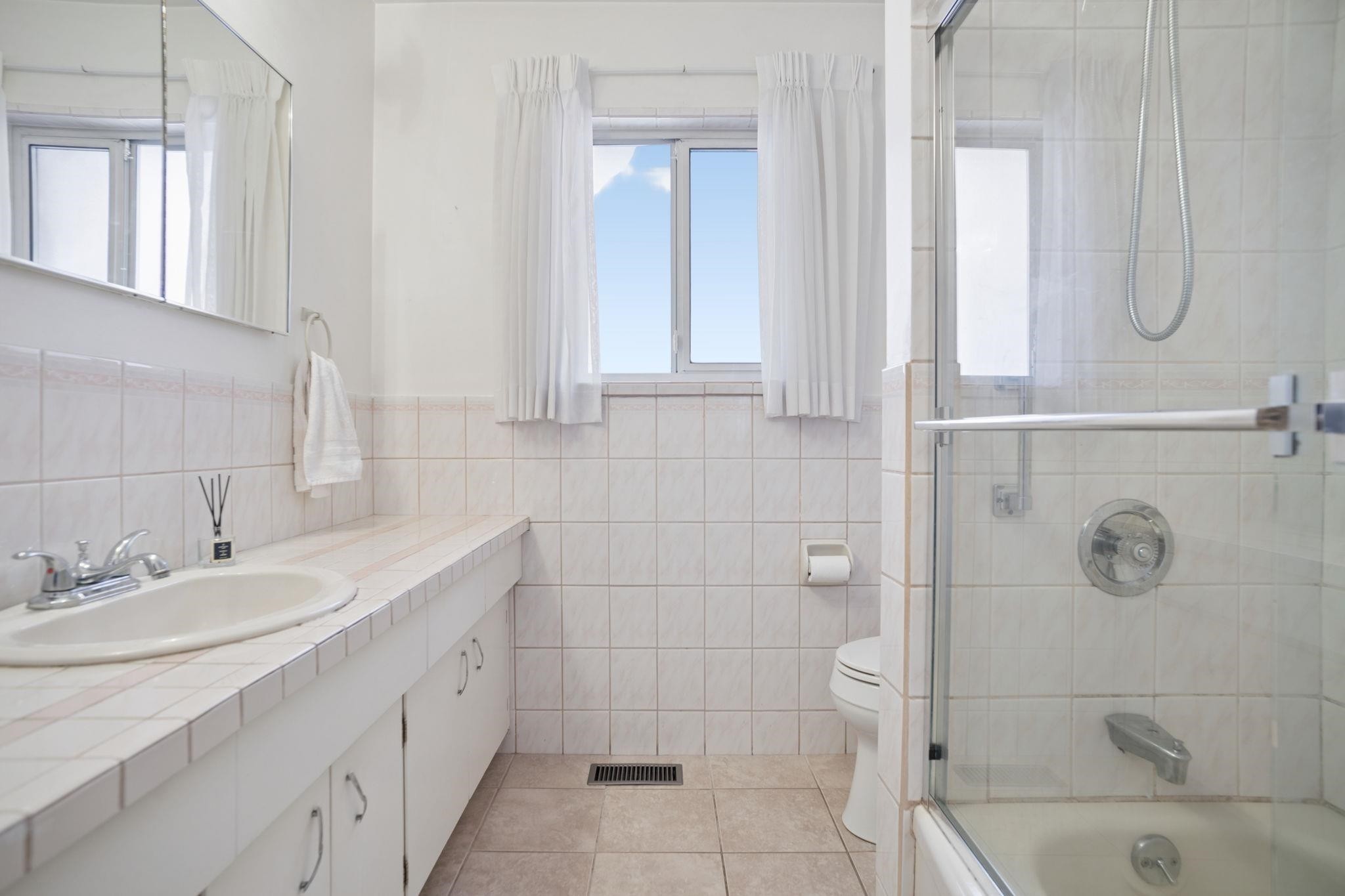 2780 8Th Avenue E, Vancouver, BC
