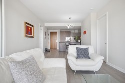 906-181 1st Avenue W Vancouver, BC V5Y 0E3