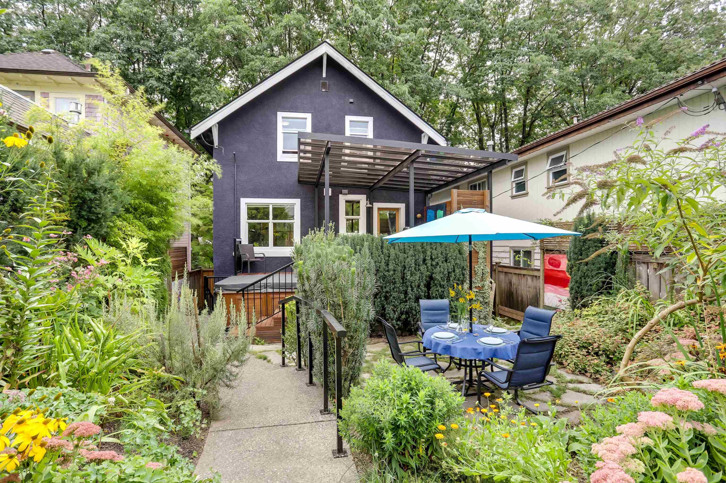 2227 7Th Avenue E, Vancouver, BC