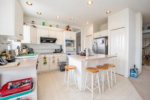 1683 Kingfisher Crescent, Coquitlam, BC 