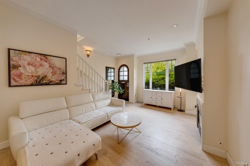 989 38Th Avenue W, Vancouver, BC 