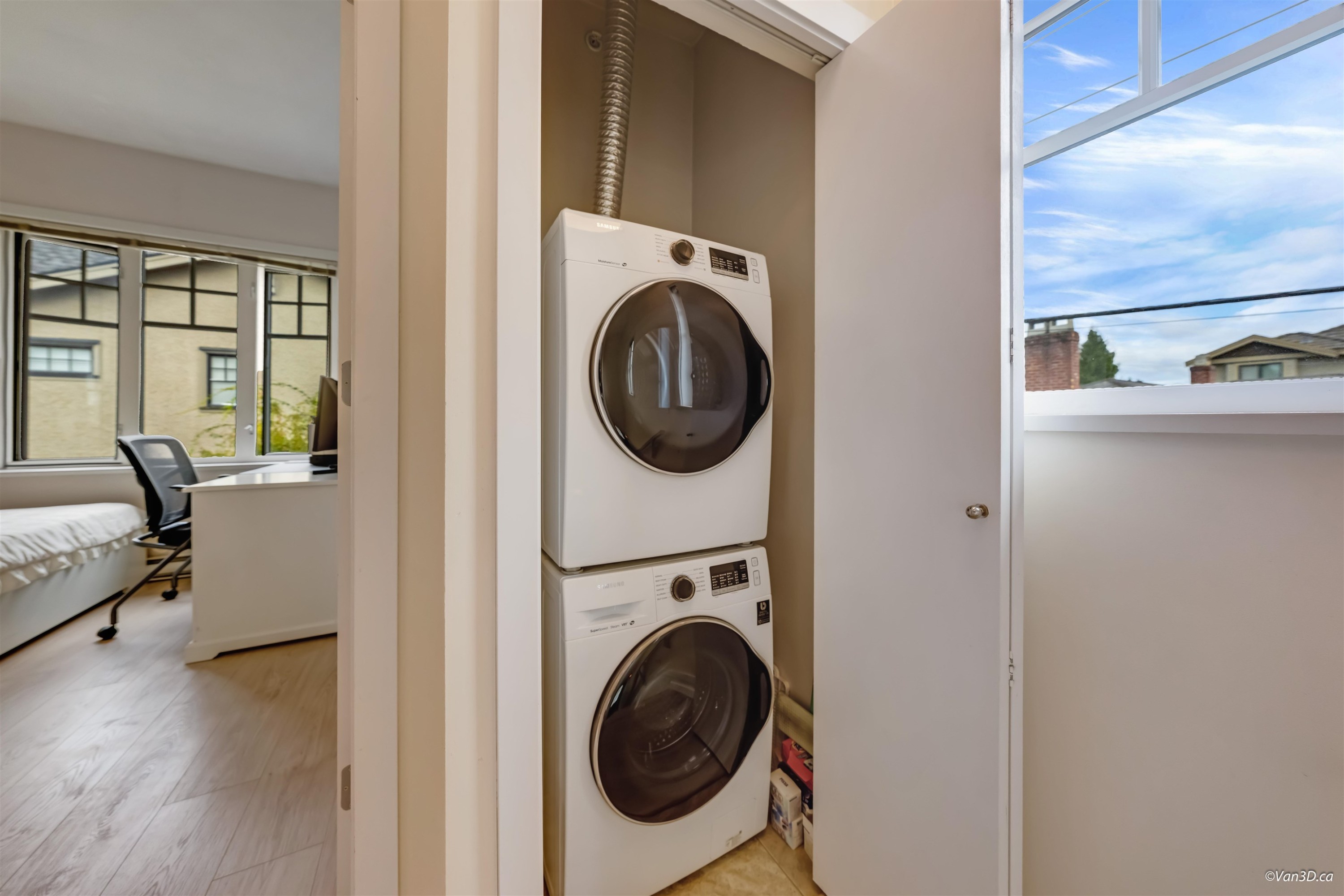989 38Th Avenue W, Vancouver, BC