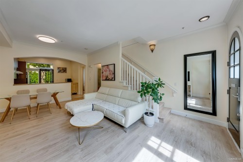 989 38Th Avenue W, Vancouver, BC 