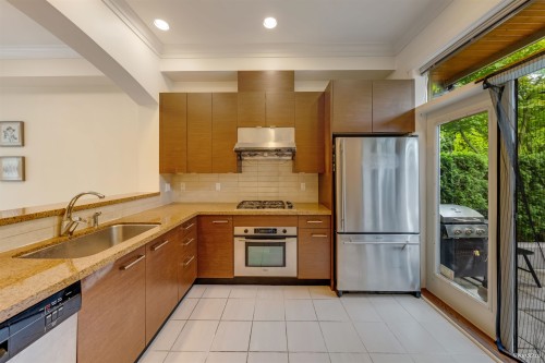989 38Th Avenue W, Vancouver, BC 