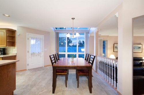 6440 Rosebery Avenue, West Vancouver, BC 