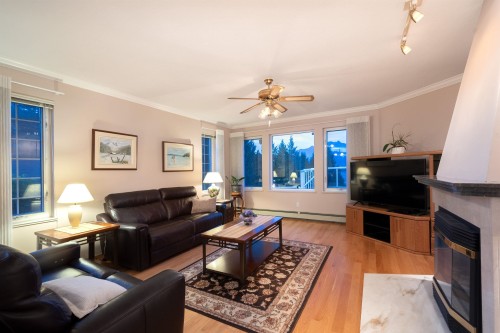 6440 Rosebery Avenue, West Vancouver, BC 