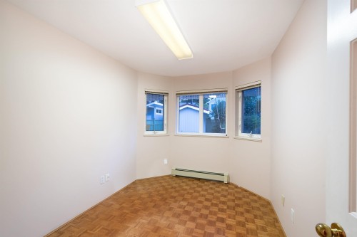 6440 Rosebery Avenue, West Vancouver, BC 
