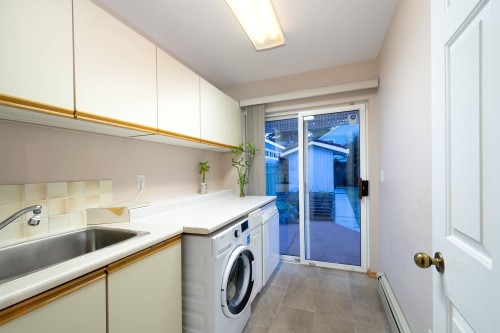 6440 Rosebery Avenue, West Vancouver, BC 