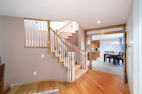 6440 Rosebery Avenue, West Vancouver, BC 