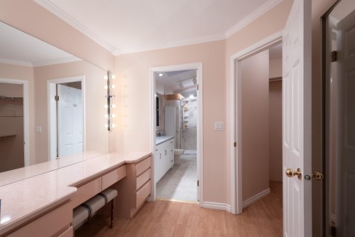 6440 Rosebery Avenue, West Vancouver, BC 