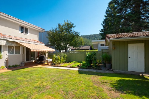 6440 Rosebery Avenue, West Vancouver, BC 