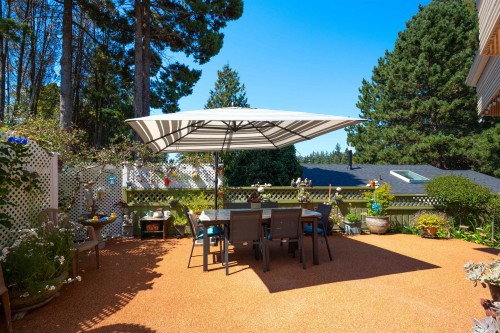 6440 Rosebery Avenue, West Vancouver, BC 