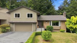 976 Corona Crescent  Coquitlam, BC V3J 6Y9