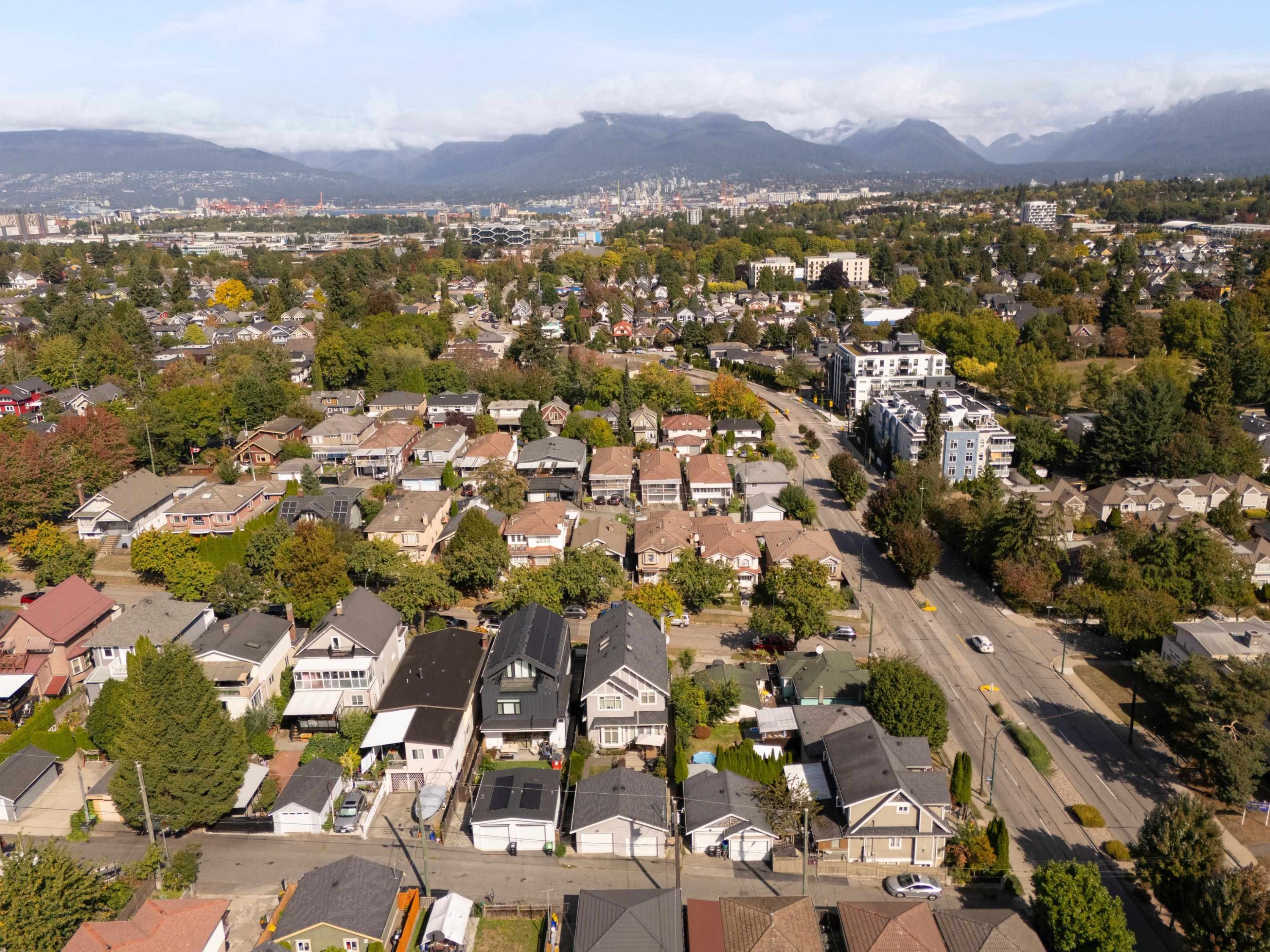 1382 17Th Avenue E, Vancouver, BC