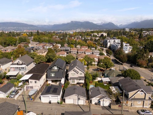 1382 17Th Avenue E, Vancouver, BC 