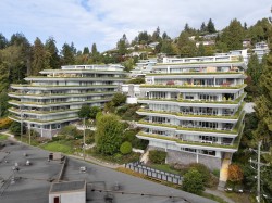 303-866 Arthur Erickson Place  West Vancouver, BC V7T 0B2