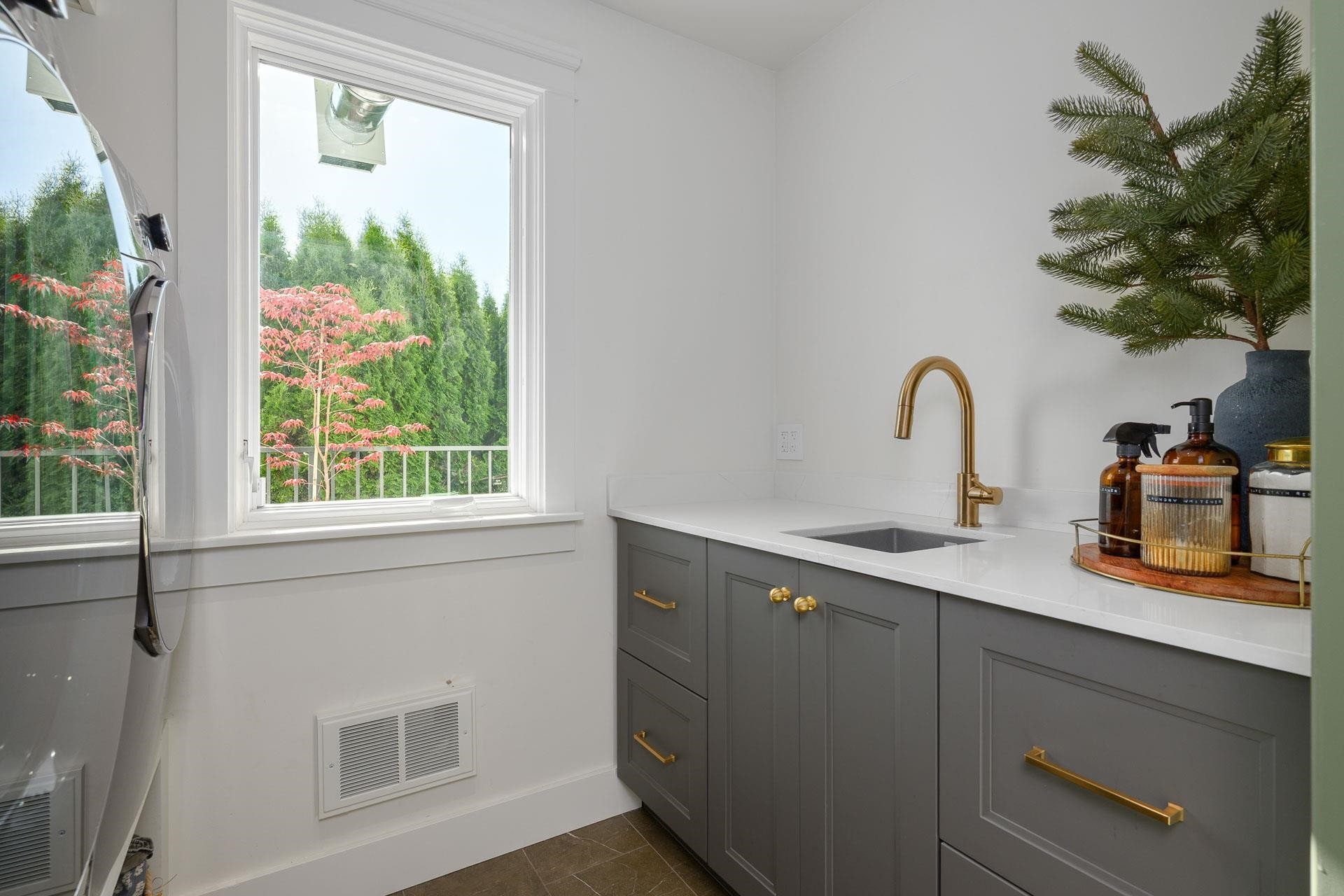 580 Ioco Road, Port Moody, BC