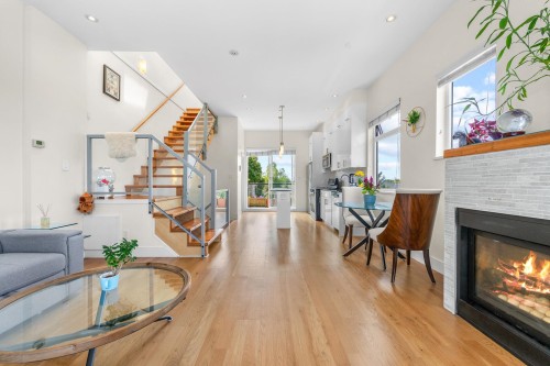 1-3993 Chatham Street, Richmond, BC 