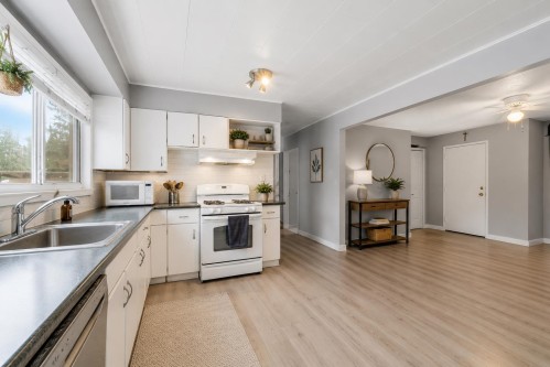 3684 Cedar Drive, Port Coquitlam, BC 