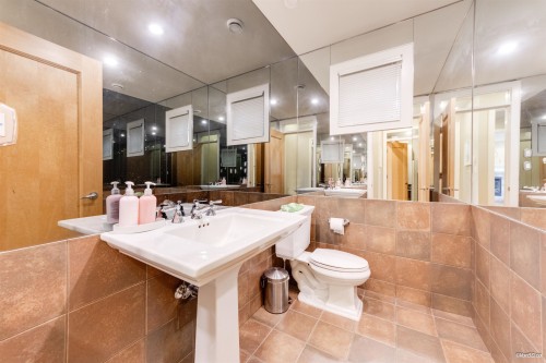 2266 20Th Avenue W, Vancouver, BC 