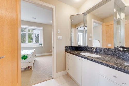2266 20Th Avenue W, Vancouver, BC 