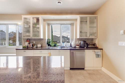 2266 20Th Avenue W, Vancouver, BC 