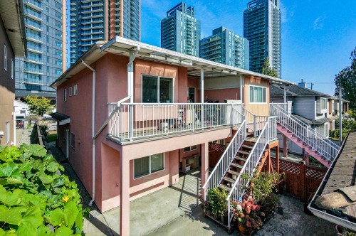 650 70Th Avenue W, Vancouver, BC 