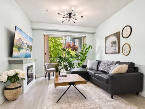 204-7428 Byrnepark  Burnaby, BC V3N 0B4