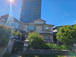 5045 Payne Street Vancouver, BC V5R 4J5