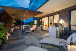 302-4427 Cambie Street  Vancouver, BC V5Z 2Y8