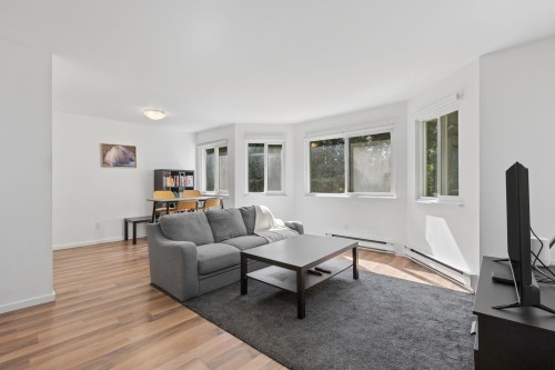 405-9880 Manchester Drive  Burnaby, BC V3N 4R3