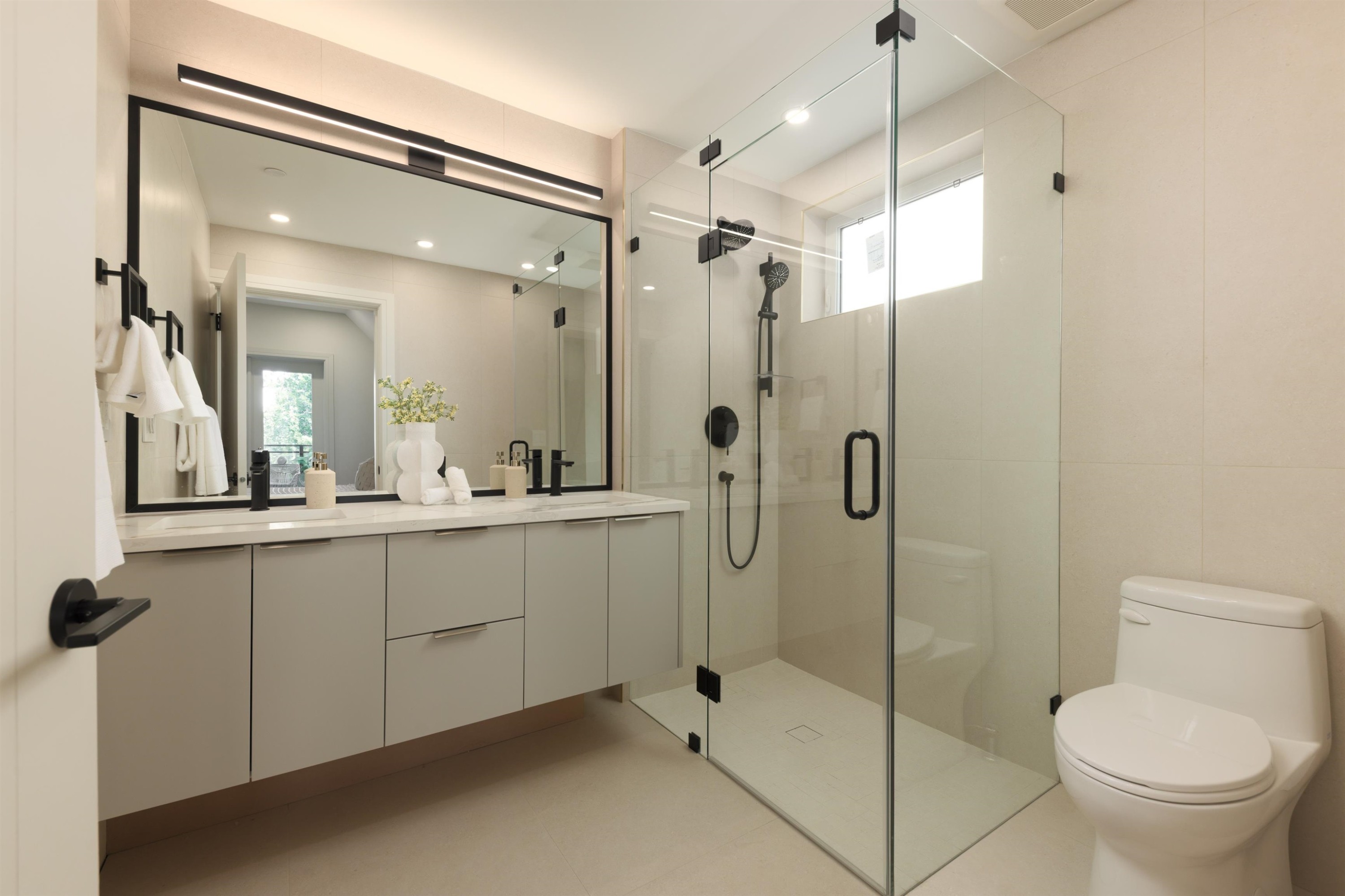 2066 1St Avenue E, Vancouver, BC
