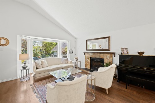 3336 Manning Crescent, North Vancouver, BC 