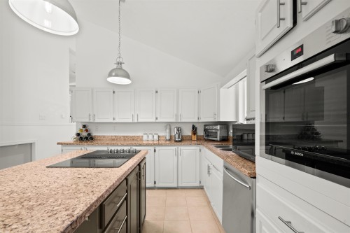 3336 Manning Crescent, North Vancouver, BC 