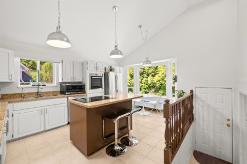 3336 Manning Crescent, North Vancouver, BC 